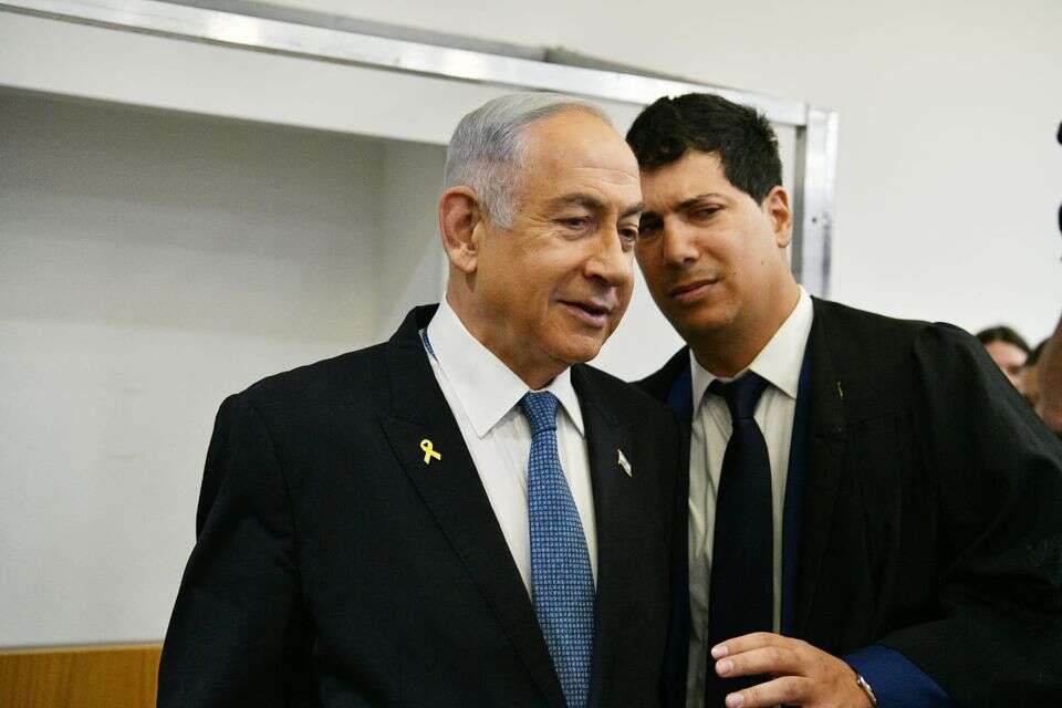 נתניהו ועמית חדד במהלך המשפט , ראובן קסטרו