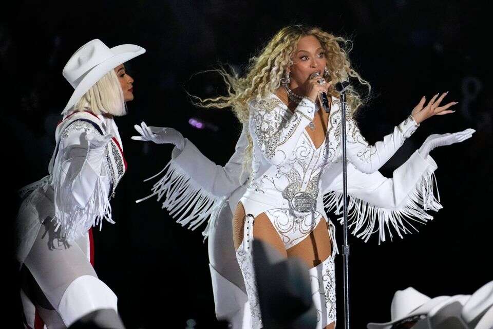 המופע הגדול של ביונסה במשחק חג המולד של ה-NFL , AP