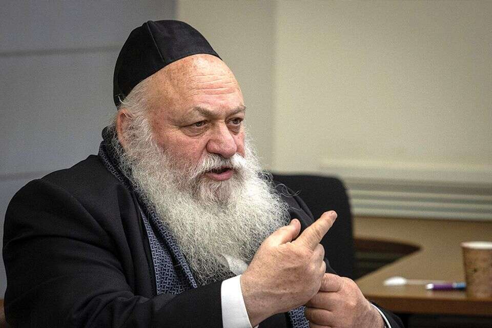 מאיים בפירוק הממשלה. גולדקנופף , אורן בן חקןן