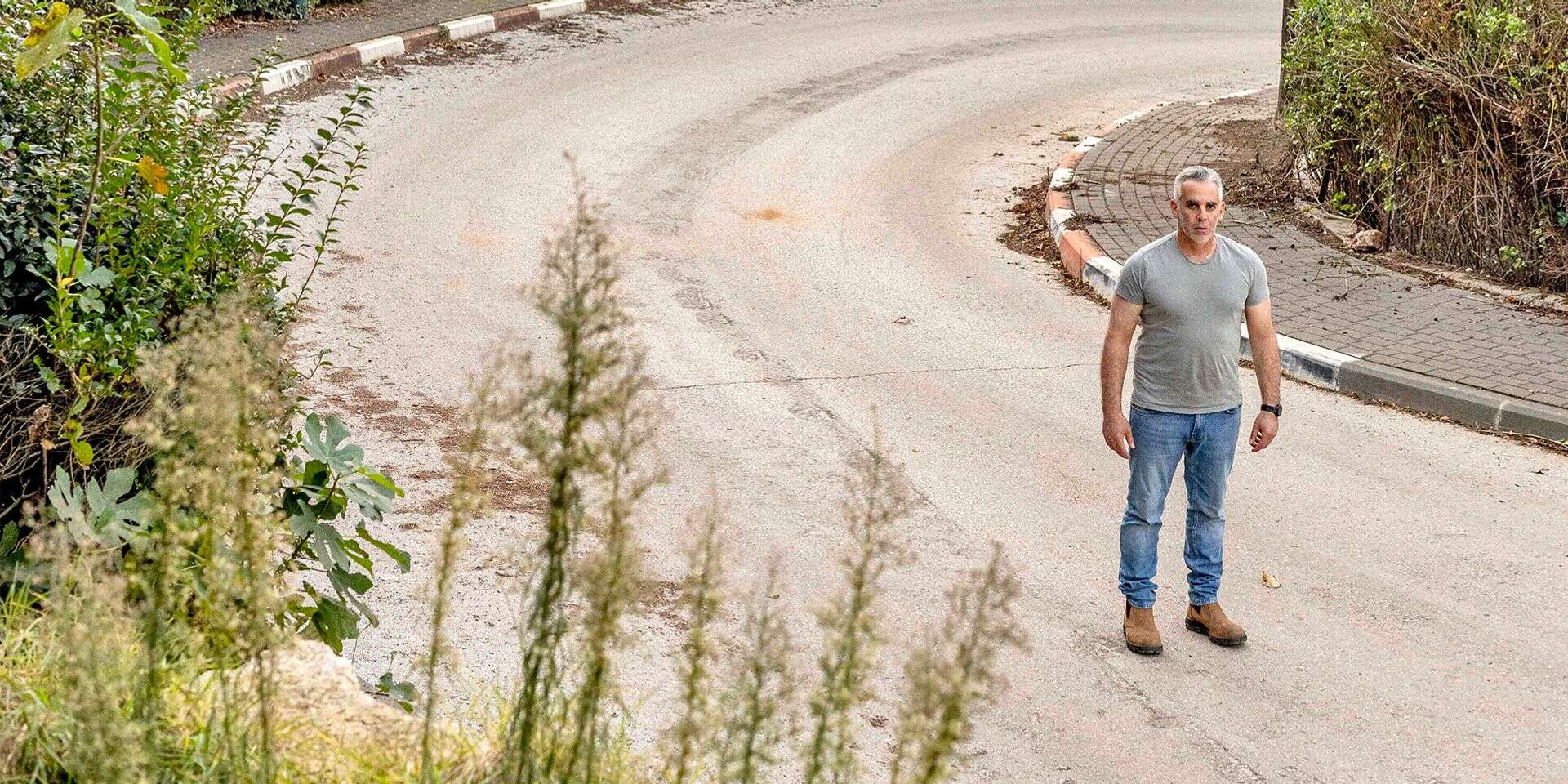 "אי אפשר להגיד שלא היה חשש, כי בסך הכל האיום ממשי". ליאור בז במטולה הנטושה , נעמה שטרן