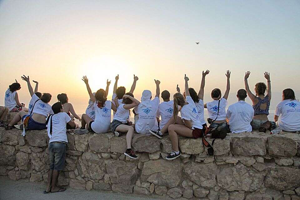 "להסביר טוב יותר בעולם את הזווית הישראלית". צעירי תגלית , באדיבות תגלית
