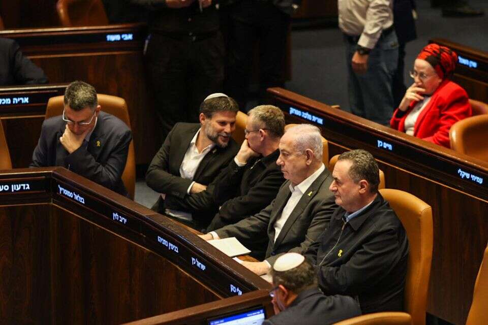 נתניהו במליאה , אורן בן חקון