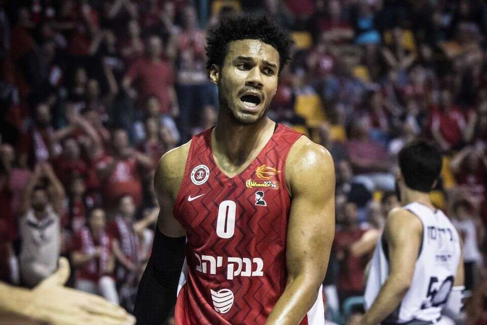 ג'סטין סמית' , עודד קרני