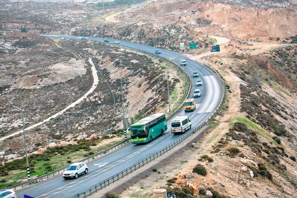 יוכפל ברובו. כביש חוצה יו"ש (60) , אורן בן חקון