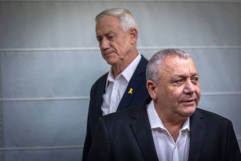 גנץ ואיזנקוט. האם גנץ יוותר על המירוץ? , אורן בן חקון