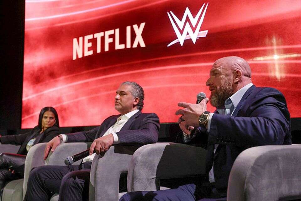 בכירי נטפליקס וה-WWE מתכוננים , AP