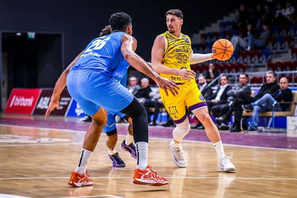 יפתח זיו , FIBA