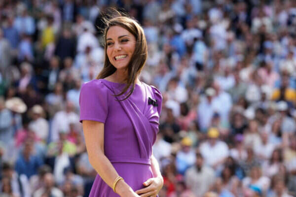 הנסיכה מוויילס, קייט מידלטון, חוגגת היום 43 , AP Photo/Kirsty Wigglesworth