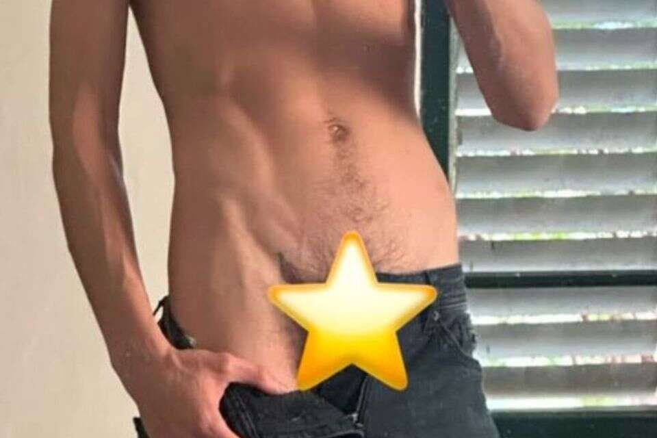 הכוכב שהעלה תמונה חשופה , אינסטגרם