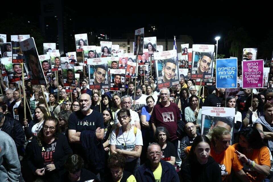 עצרת לשחרור החטופים בכיכר החטופים (ארכיון) , גדעון מרקוביץ
