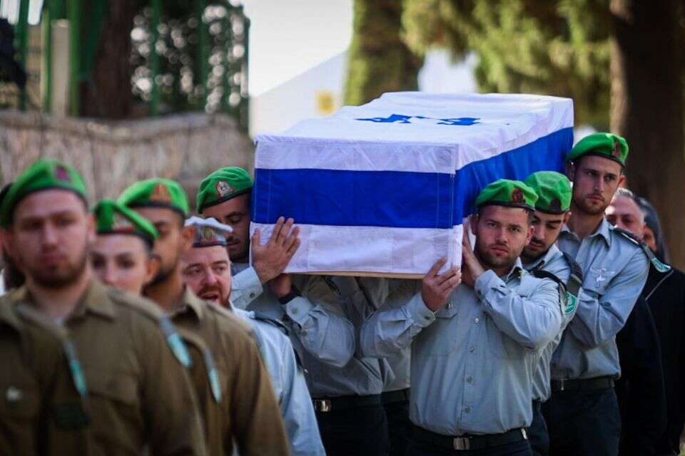 הלוויית סרן יאיר שושן שנפל בבית חאנון , אורן בן חקון