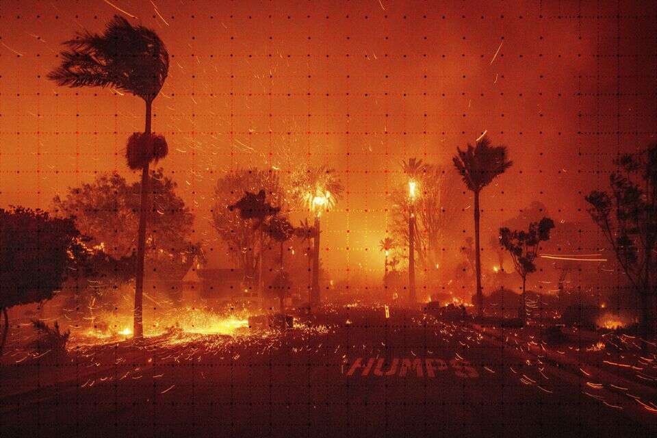 שריפות הענק בלוס אנג'לס בשבוע שעבר , אי.פי