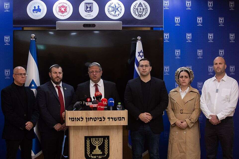 איתמר בן גביר וחברי עוצמה יהודית במסיבת העיתונאים בה הודיעו על התפטרות , אורן בן חקון