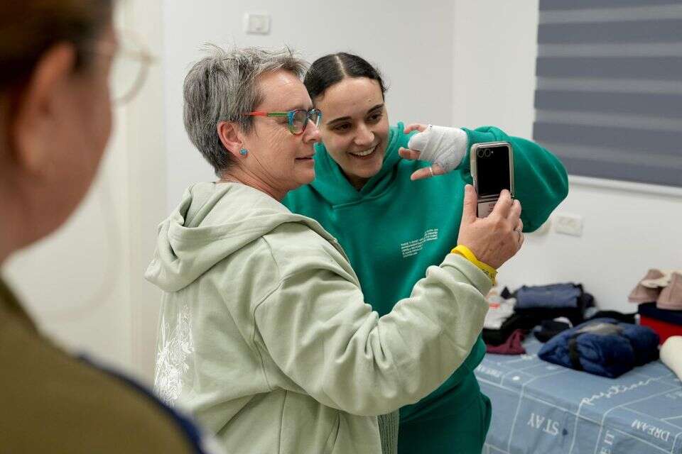 אמילי דמארי ואמה , דובר צה"ל