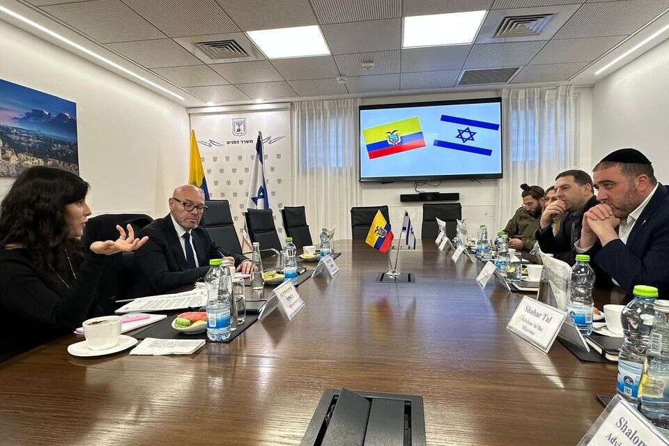 שר הפנים משה ארבל בפגישה עם שגרירת אקוודור בישראל , דוברות השר משה ארבל