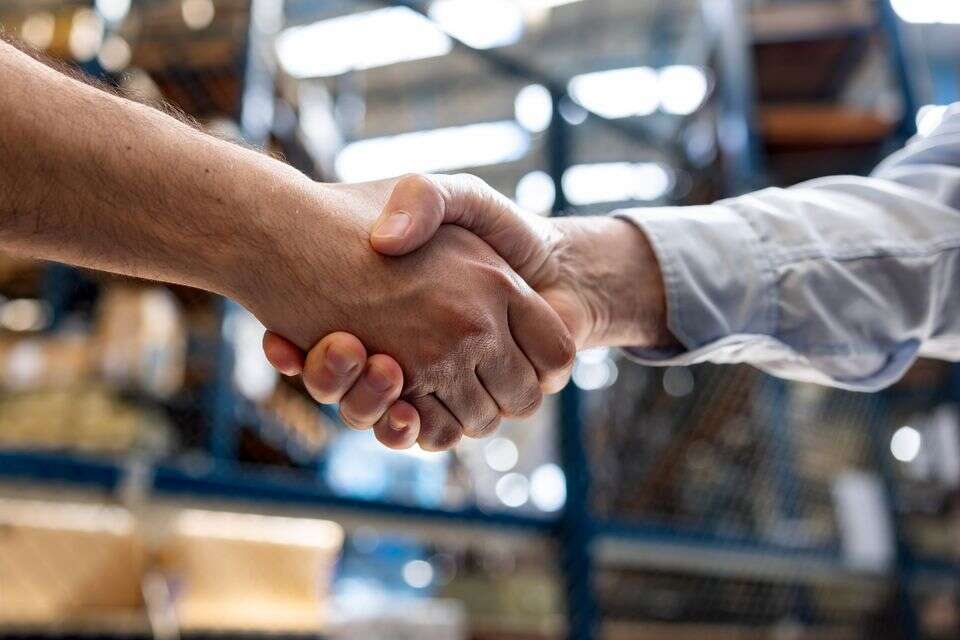 לחיצת יד אילוסטרציה , GettyImges