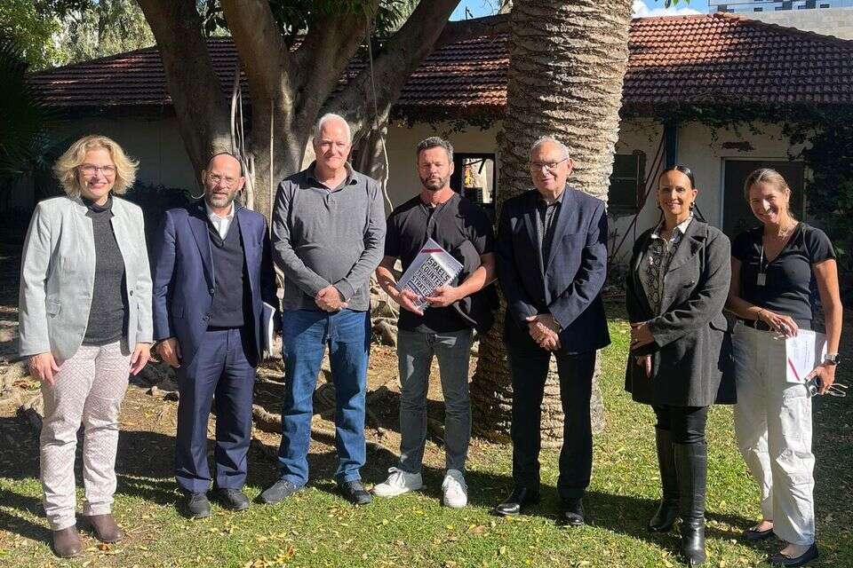 יעניקו מלגות בשווי מאות אלפי שקלים לחיילי "חרבות ברזל" ולנכי צה''ל שיבחרו ללמוד רפואה , ללא