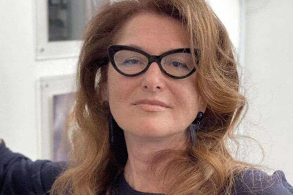 אווה איזאק , ללא