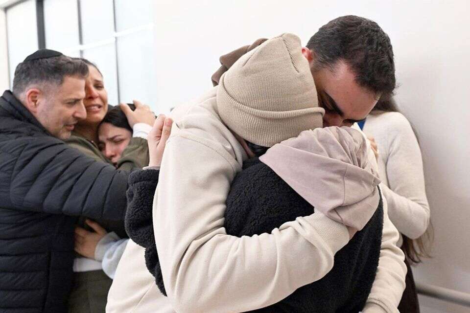 החיבוק המיוחל. דניאלה גלבוע ורועי דדון , חיים צח/ לע"מ