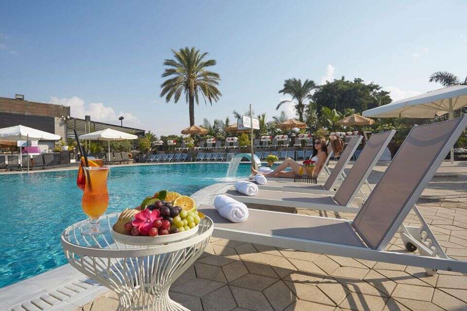 דרים איילנד , ישראל כהן