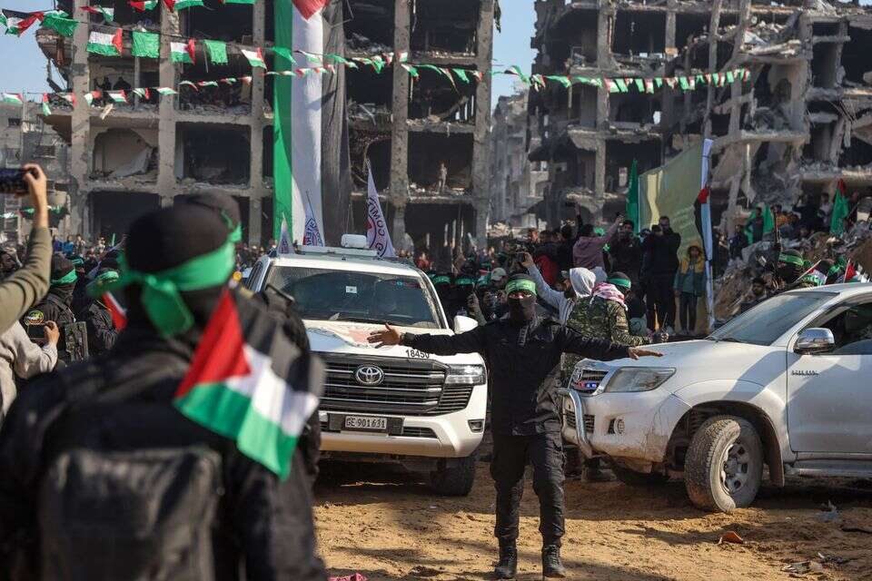 רכב הצלב האדום בשחרורם של ארבל יהוד וגדי מוזס , אי.פי.אי