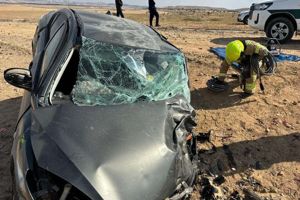זירת התאונה ליד צומת אשל הנשיא , כבאות מחוז דרום
