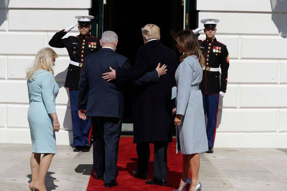 פגישה עם נושאים כבדי משקל. טראמפ, נתניהו ונשותיהם , אי.פי