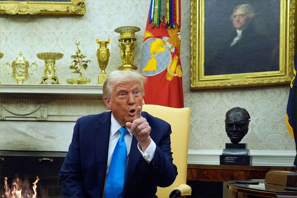 טראמפ מדבר עם עיתונאים , רויטרס