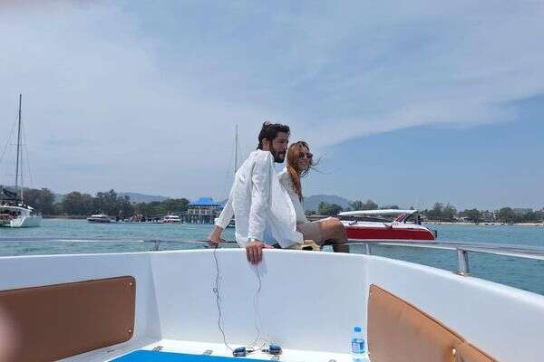 "סחתיין שהבינו את המורכבות". רוני ושקד בירח דבש , פרטי