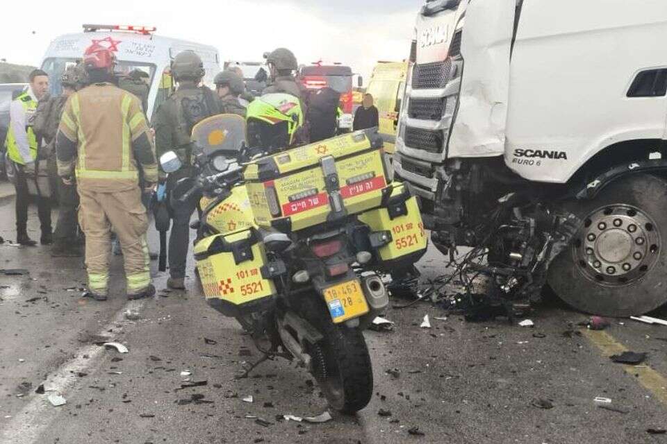 הרוג, פצוע קשה ופצועים קל בתאונת דרכים סמוך לבית גוברין , ללא קרדיט