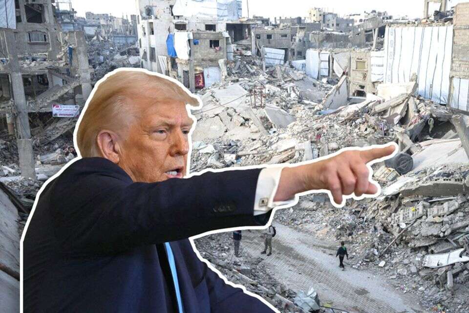טראמפ על רקע חורבות עזה , AP,AFP