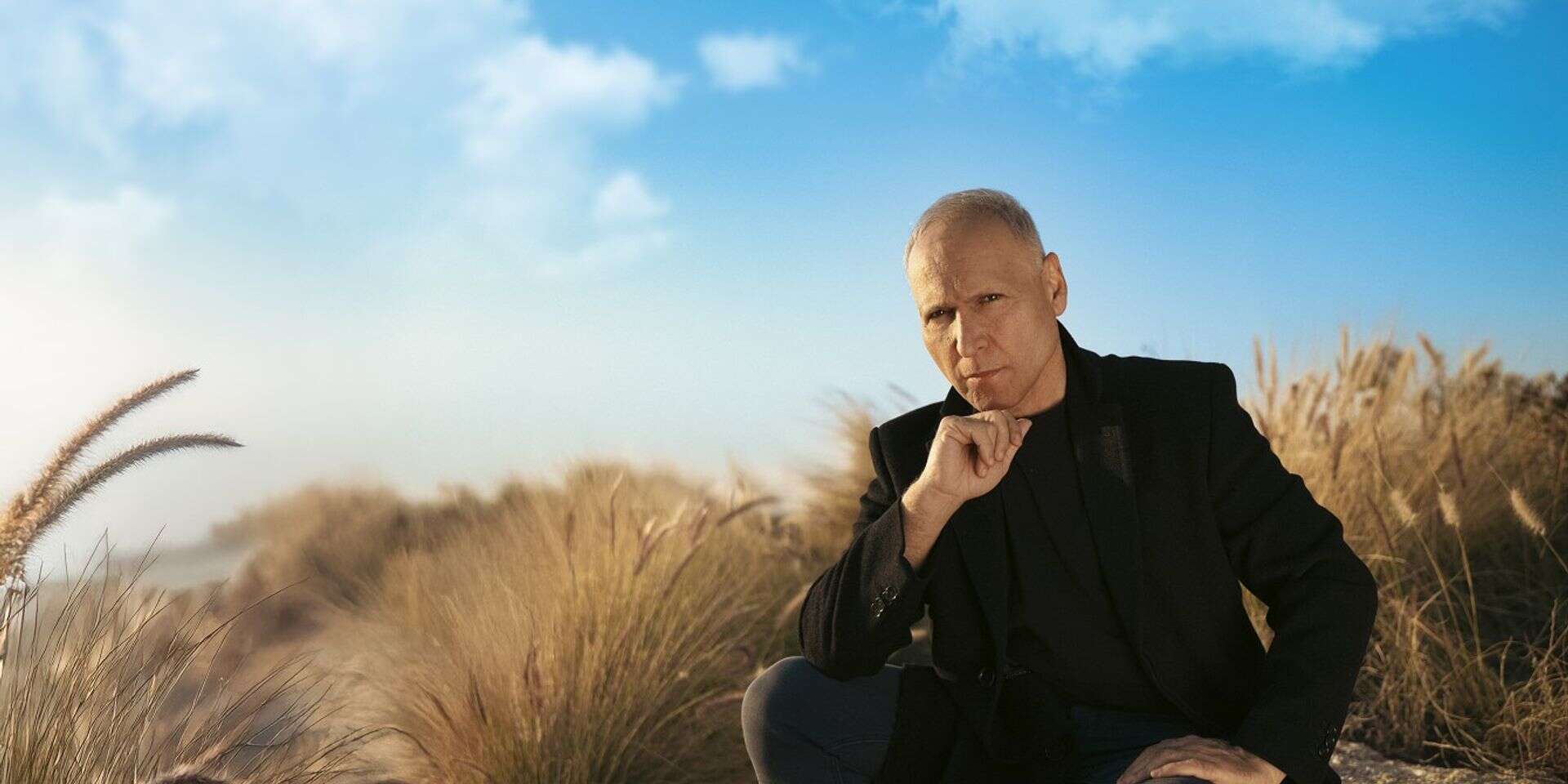 יוסי אבני לוי. "אני מתעקש להוציא מהכיס מזלף ולהזליף אנושיות גם על דמויות הרוצחים" , חנן אסור