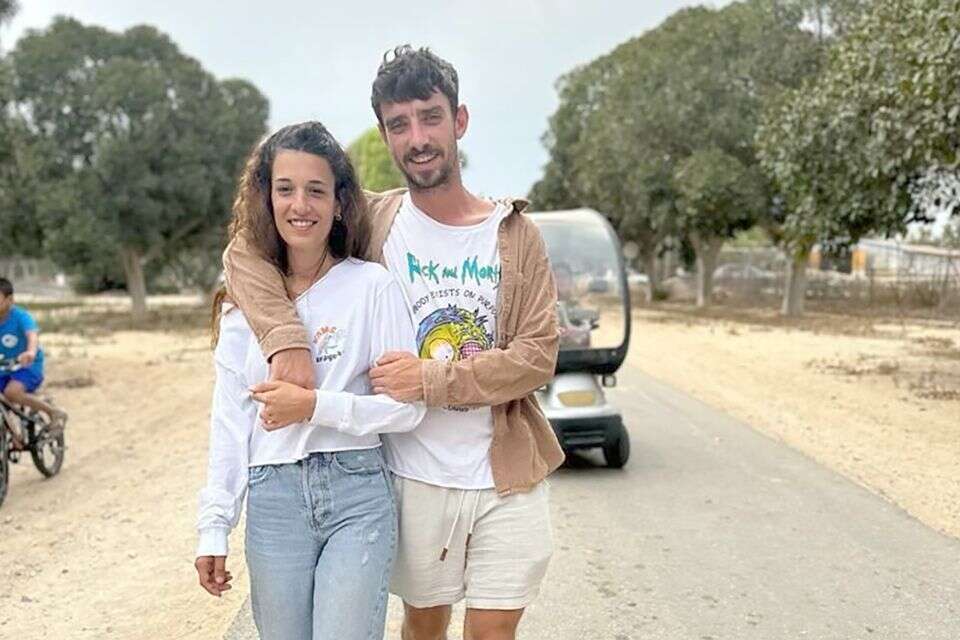 אריאל קוניו וארבל יהוד
, באדיבות המשפחה