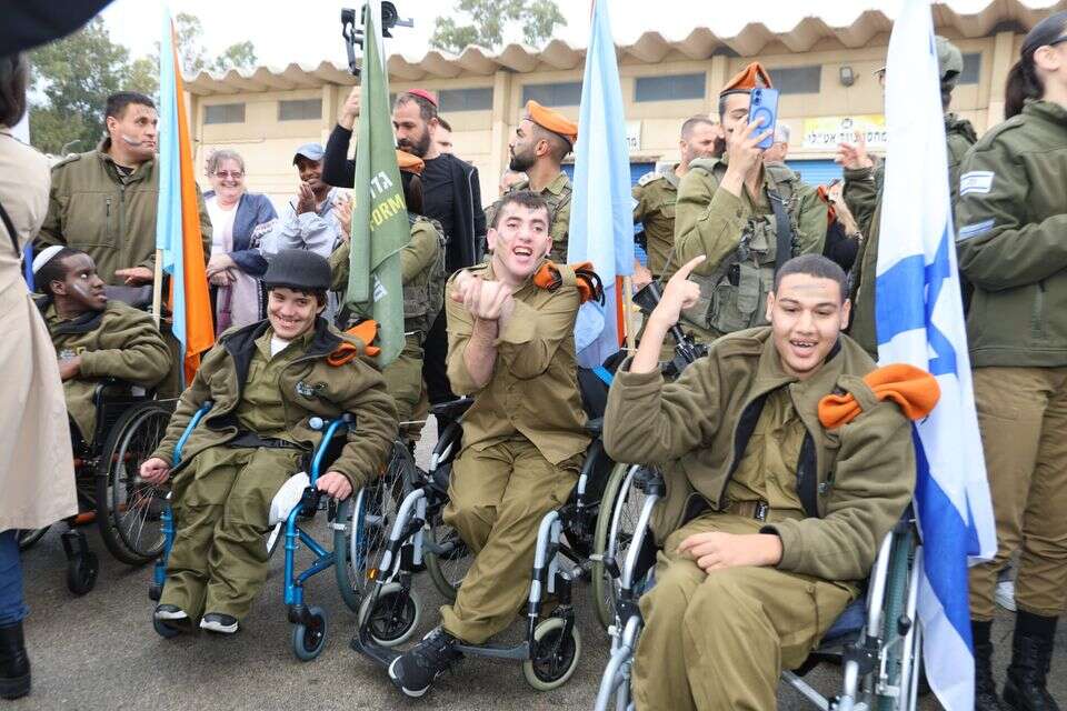 תלמידי "צעד קדימה" הושבעו לצה"ל במסגרת פרויקט "גדולים במדים" , יוני רייף