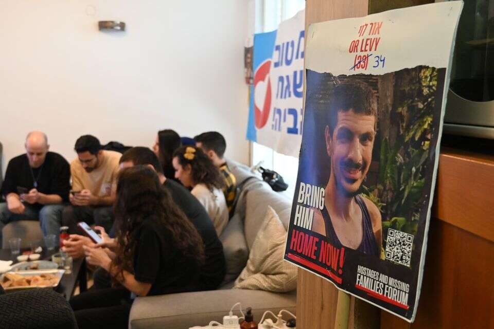 חבריו ומשפחתו של אור לוי מחכים לשובו , פאולינה פטימר