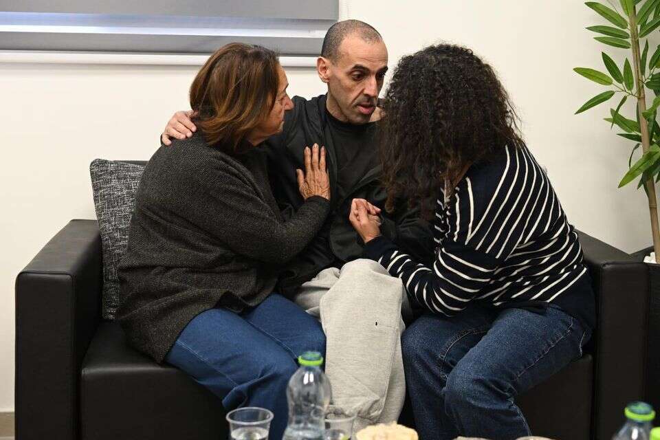 אלי שרעבי כששוחרר משבי חמאס , דובר צה"ל