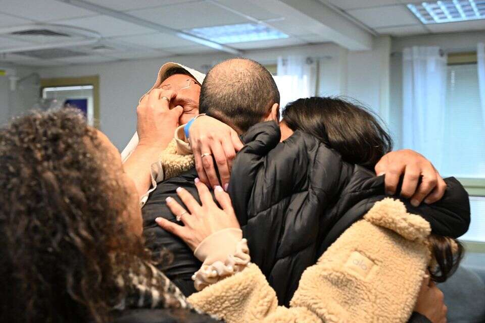אלי שרעבי עם המשפחה, האח שרון קורא "שמע ישראל" , חיים צח/לע"מ