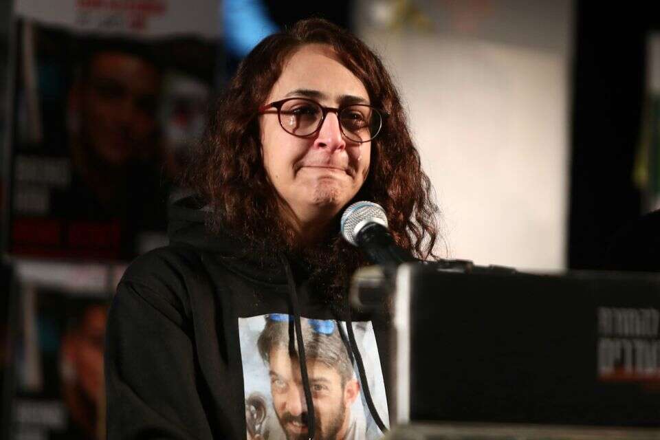"התמונות זועקות בעצמן". שרון קוניו בכיכר החטופים , גדעון מרקוביץ