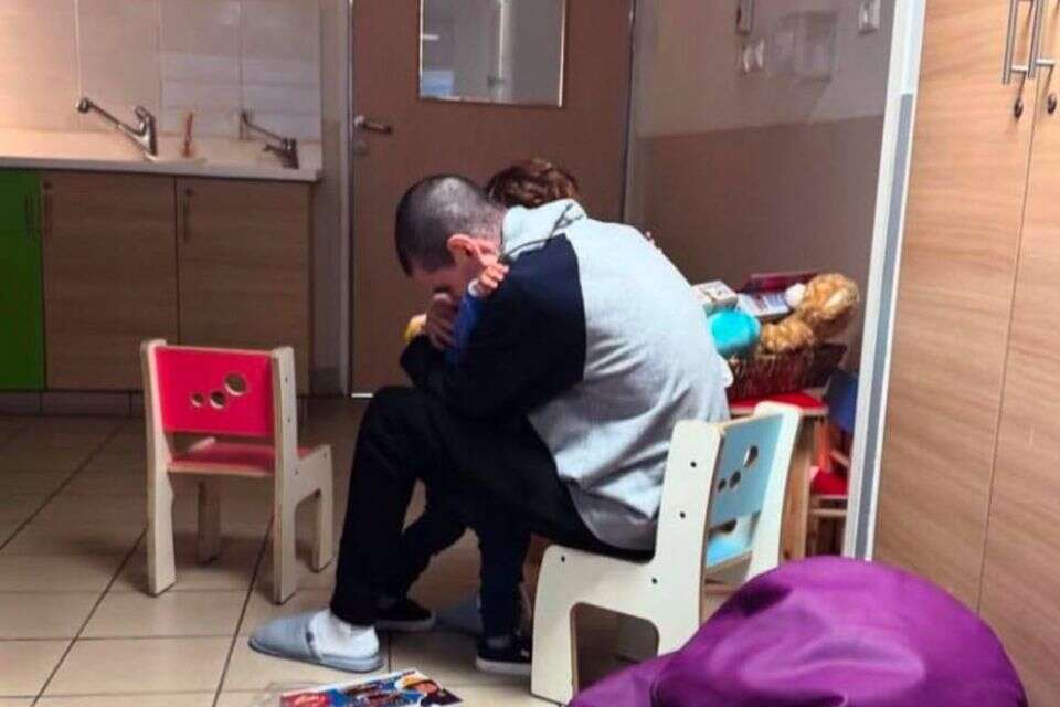 אור לוי ובנו אלמוג , .