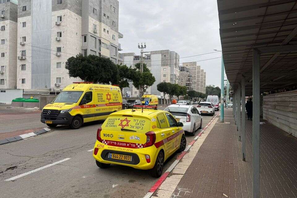 אילוסטרציה ניידת אמבולנס , דוברות מד"א