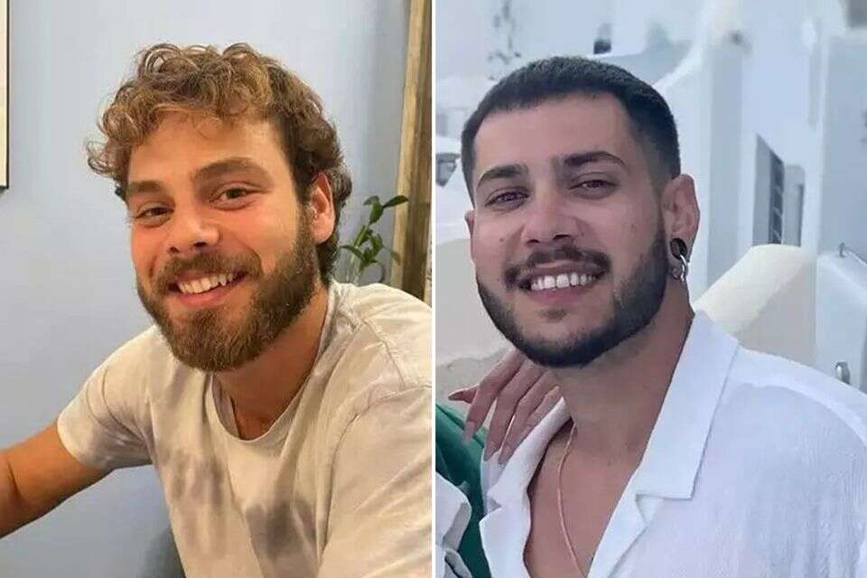 אליה כהן (ימין) ואלון אהל החטופים בעזה , לא קרדיט