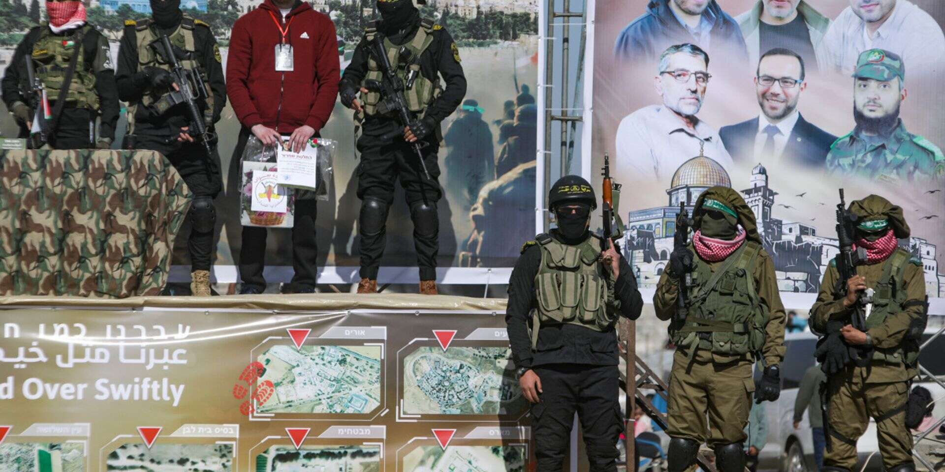 סשה טרופנוב על בימת חמאס במהלך הפעימה השישית , AP