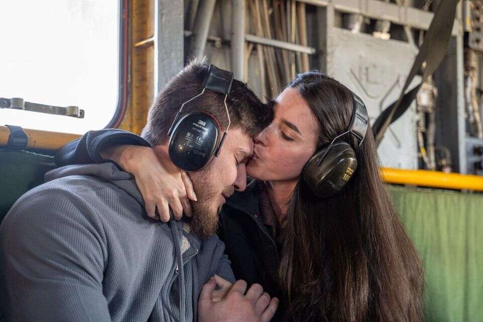 סשה טרופנוב וספיר כהן במסוק לבית החולים שיבא , דובר צה"ל