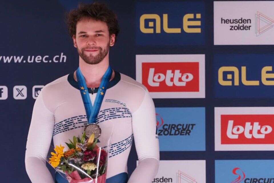 מיכאל יעקובלב עם המדליה , איגוד האופניים בישראל