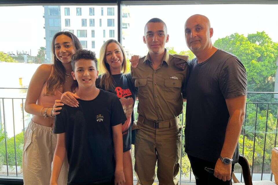 משפחתו על עידן אלכסנדר , ללא