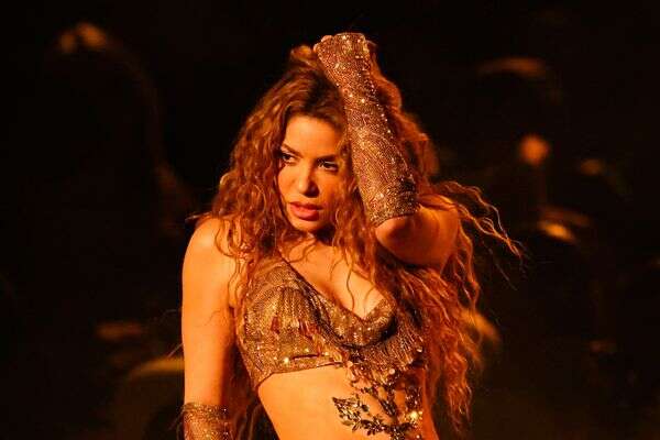 שאקירה מופיעה בטקס הגראמי ה-67, שנערך ב-2 בפברואר, 2025 , REUTERS/Mario Anzuoni