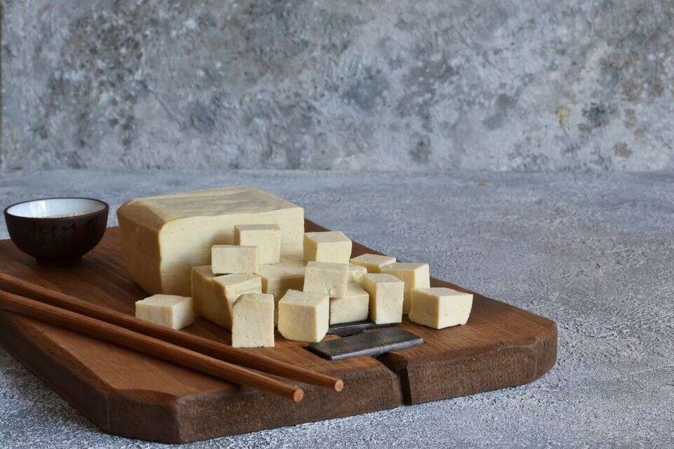 מדענית מזון טוענת: יש רק דרך אחת לבשל טופו כמו שצריך