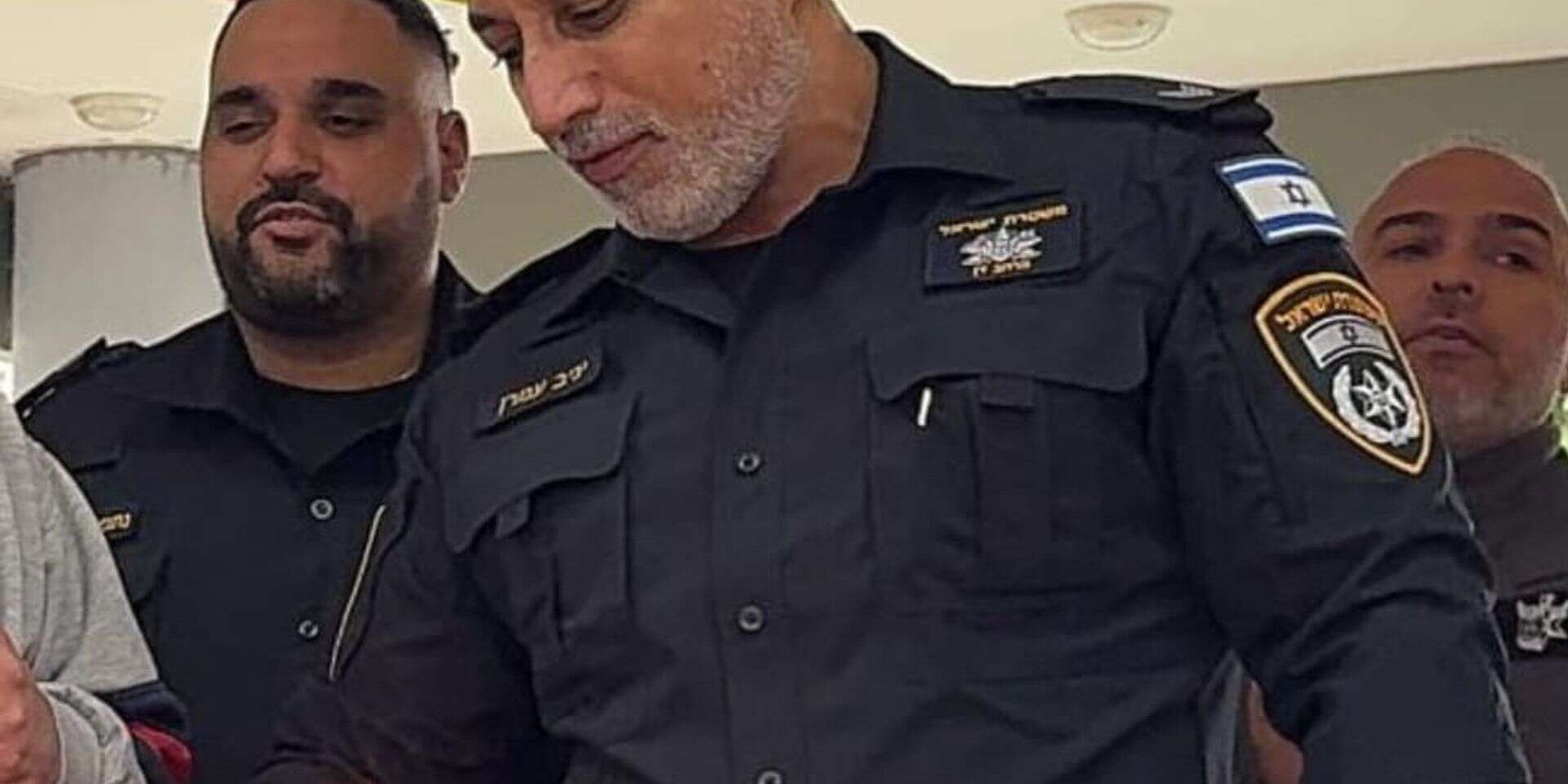 יניב עמרן ז"ל, מדליק נרות בחנוכה , באדיבות המשפחה