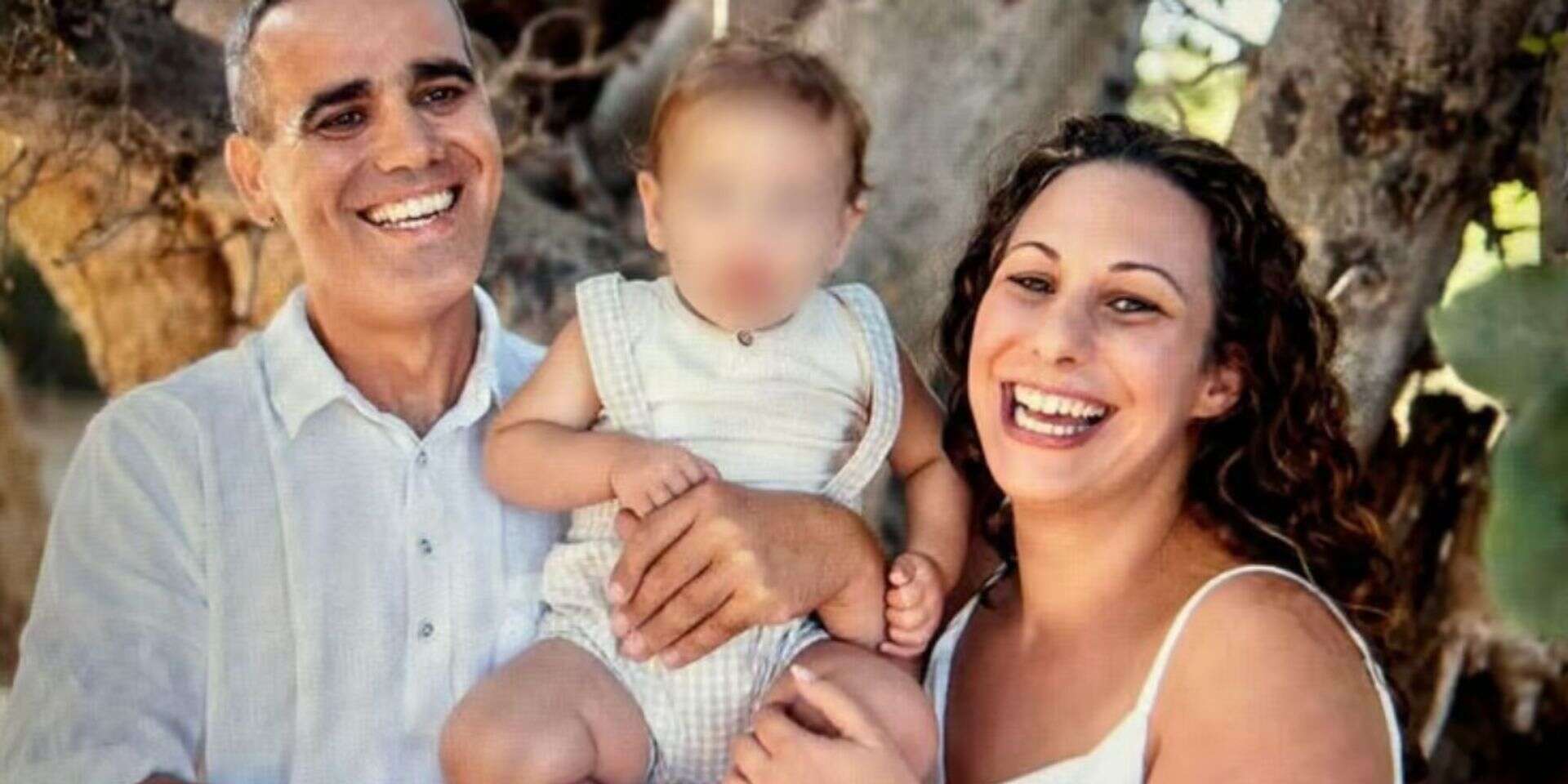 עמרי מירן עם אשתו ואחת מבנותיו , באדיבות המשפחה