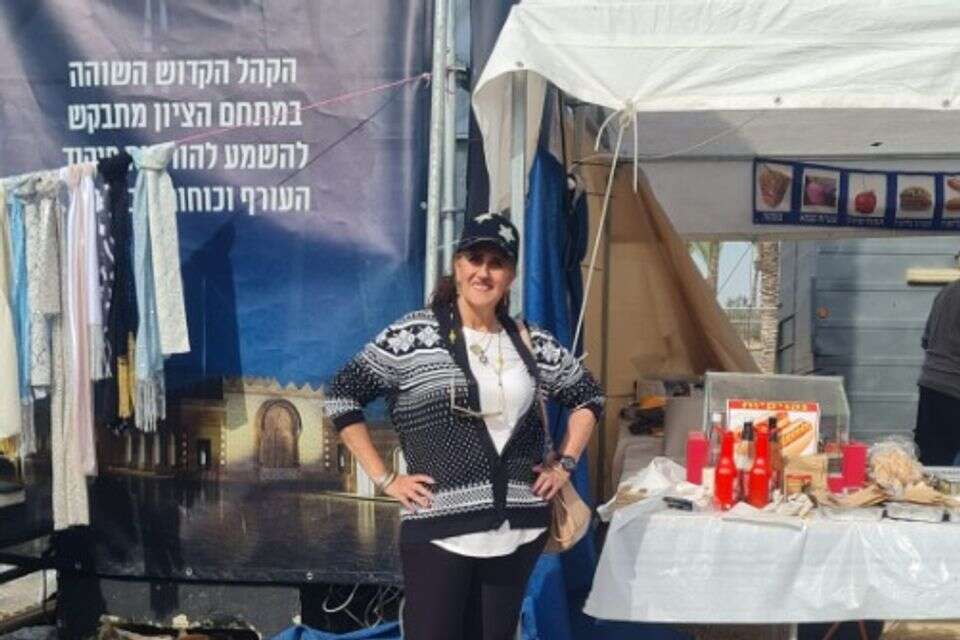 עמליה אלביליה, תושבת אופקים , .